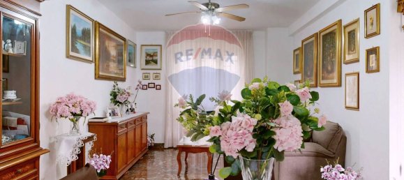 3 bedrooms House in Caserta, Italy No. 7596 4