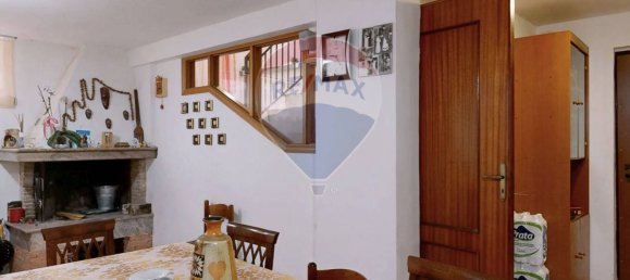 3 bedrooms House in Caserta, Italy No. 7596 15