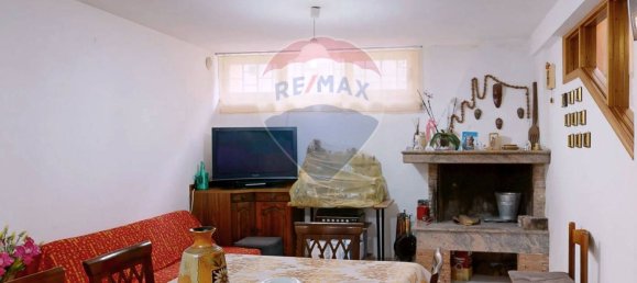 3 bedrooms House in Caserta, Italy No. 7596 13