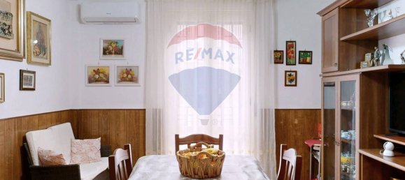 3 bedrooms House in Caserta, Italy No. 7596 10