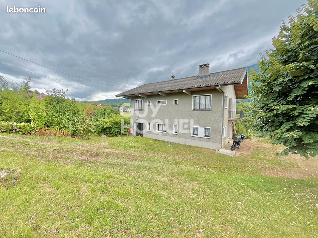 Casa de 3 dormitorios en Mouxy, France No. 288377