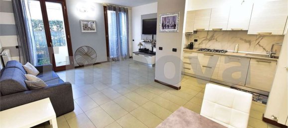 2 bedrooms Duplex in Barlassina, Italy No. 362178 4