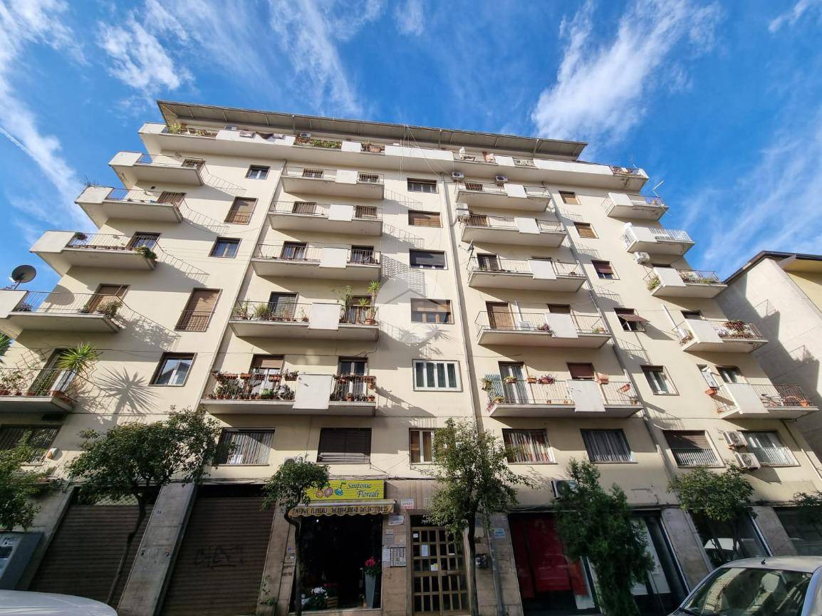 Apartamento de 2 dormitorios en Cosenza, Italy No. 166316