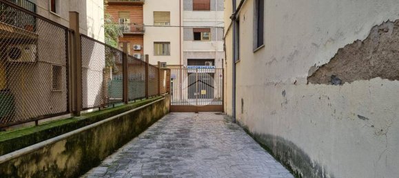 Apartamento de 2 dormitorios en Cosenza, Italy No. 166316 2