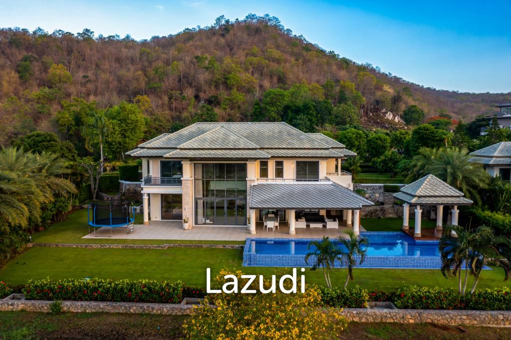 5 bedrooms Villa in Hua Hin, Thailand No. 15091