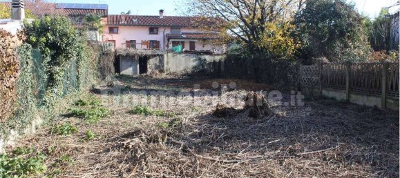 3 bedrooms House in Bregnano, Italy No. 317169 4