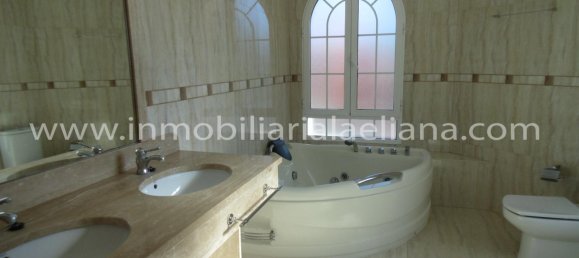 4 bedrooms House in L'Eliana, Spain No. 22217 11