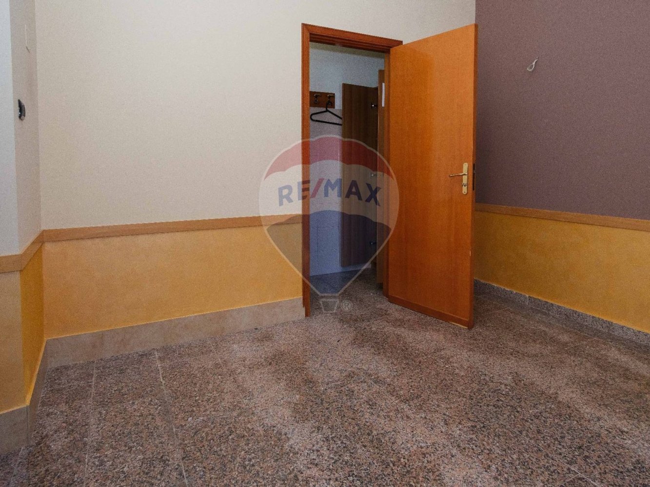 1 room Commercial property in Maletto, Italy No. 326140