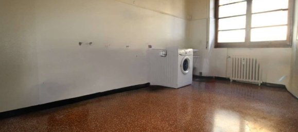 3 Schlafzimmer Wohnung in Genoa, Italy, Nr. 354661 15