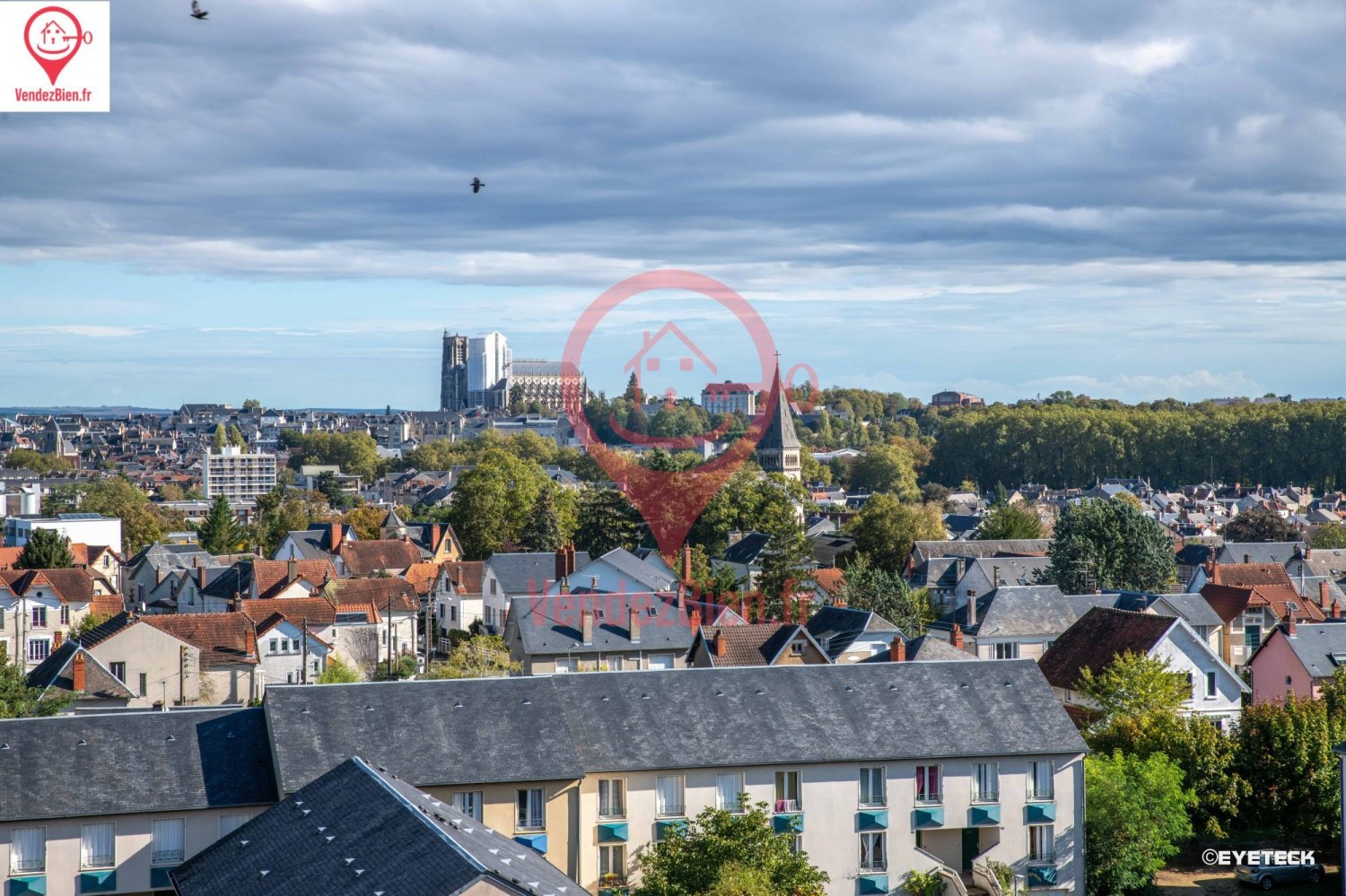 2 bedrooms Apartment in Bourges, France No. 75474