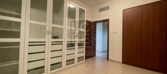 4 Schlafzimmer Villa in Abu Dhabi Gate City, UAE, Nr. 7526 7