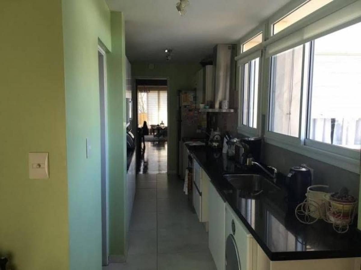 2 bedrooms Apartment in Vicente Lopez, Argentina No. 4797
