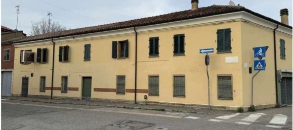 12 rooms Apartment in Portomaggiore, Italy No. 25055 4