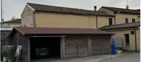 12 rooms Apartment in Portomaggiore, Italy No. 25055 2