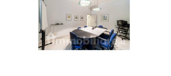 Квартира с 3 спальнями в Рим, Италия № 313454 11