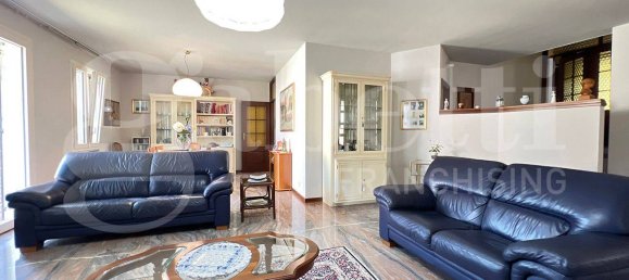 3 bedrooms Villa in Piove di Sacco, Italy No. 270959 3