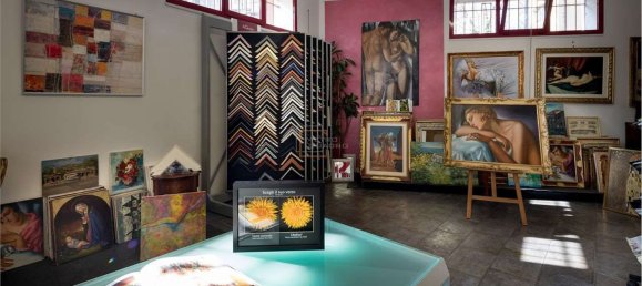 730m² Building in Bergamo, Italy No. 124750 4