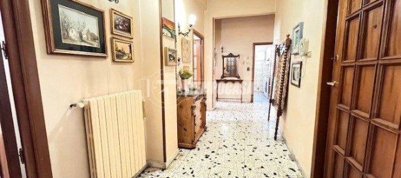 Apartamento de 2 dormitorios en Foggia, Italy No. 284185 2