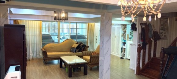 4 bedrooms Bungalow in Bangkok, Thailand No. 7133 3