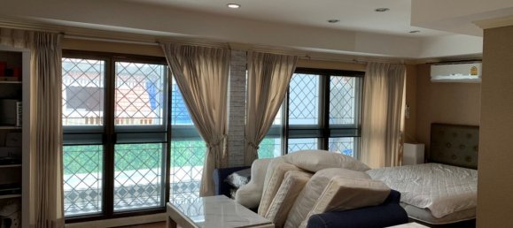4 bedrooms Bungalow in Bangkok, Thailand No. 7133 11