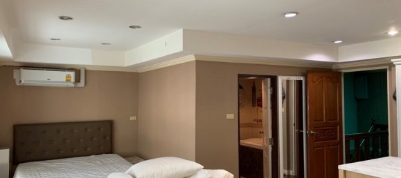 4 bedrooms Bungalow in Bangkok, Thailand No. 7133 13