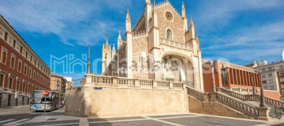 188 bedrooms Apartment in Madrid, Spain No. 153069 20