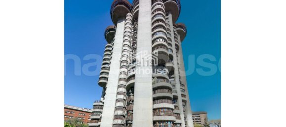 188 bedrooms Apartment in Madrid, Spain No. 153069 18