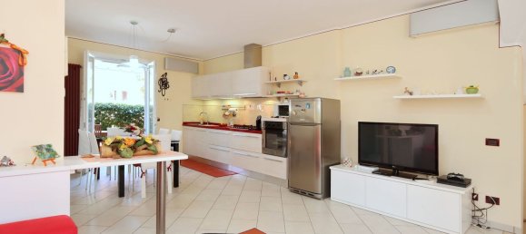 4 rooms Apartment in Rosignano Marittimo, Italy No. 278046 10