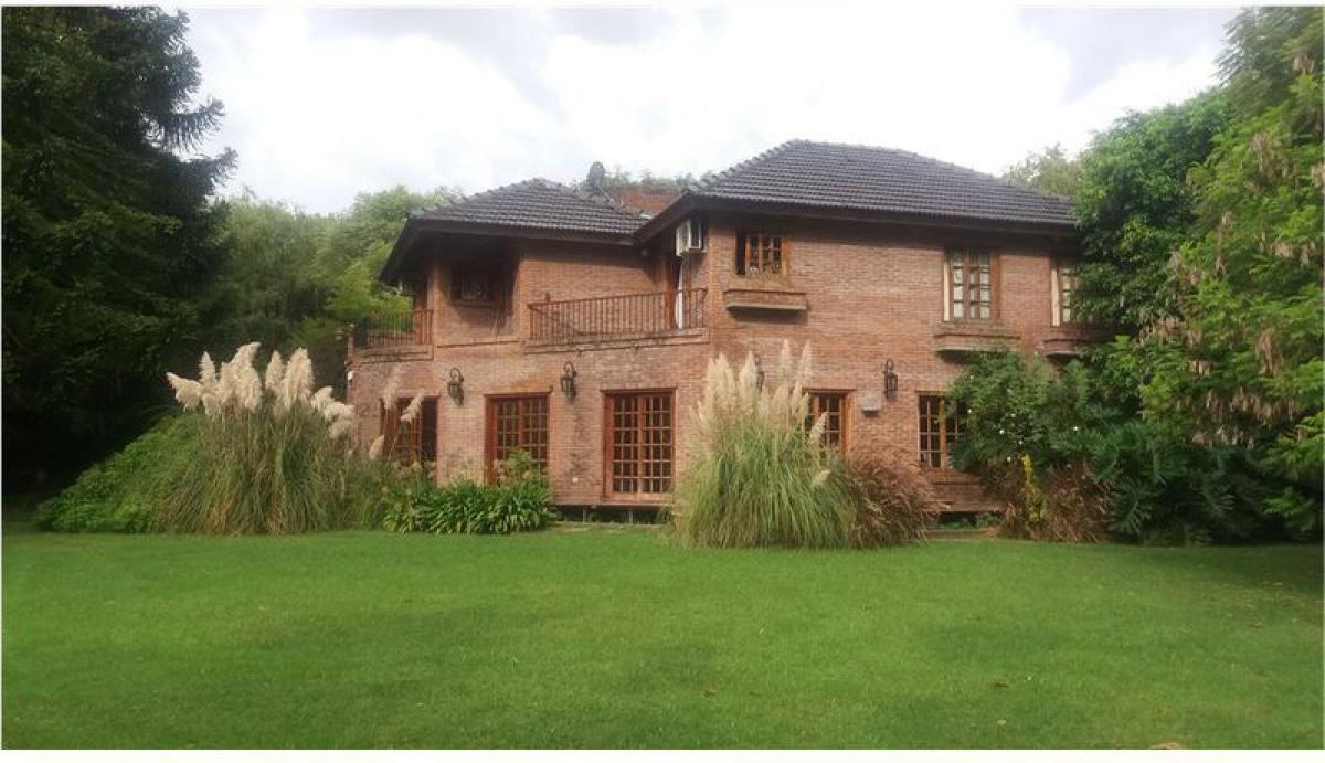 3 bedrooms Farm in San Miguel, Argentina No. 48073