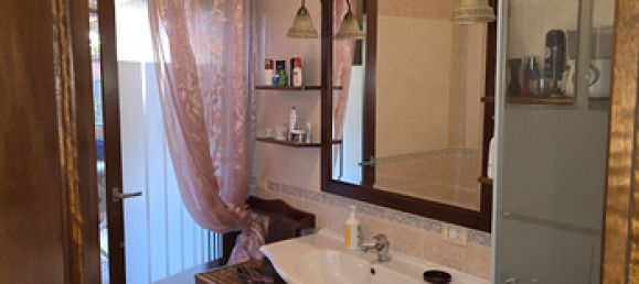 4-salle Appartement à Sestu, Italy No. 253859 9