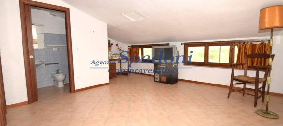 Villa de 5 dormitorios en Uzzano, Italy No. 91871 11