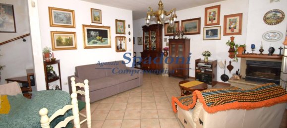 Villa de 5 dormitorios en Uzzano, Italy No. 91871 4