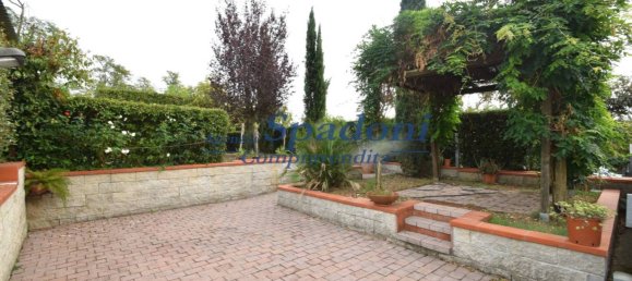 Villa de 5 dormitorios en Uzzano, Italy No. 91871 2