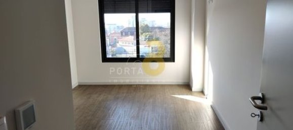 3 Schlafzimmer Wohnung in Porto, Portugal, Nr. 151683 16