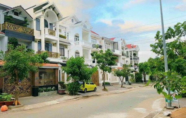 168m² House in District 7, Vietnam No. 7335