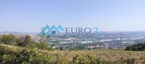 40820m² Land in Folignano, Italy No. 122665 3