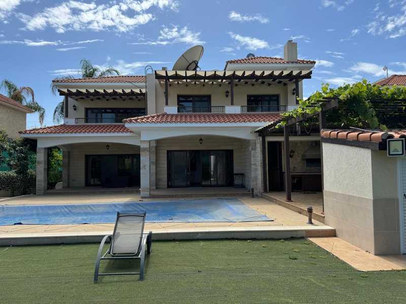 4 bedrooms House in Germasogeia, Cyprus No. 7062