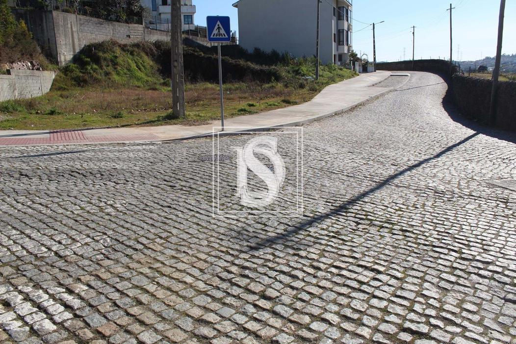 275m² Land in Valongo, Portugal No. 206860