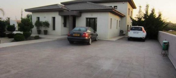 5 bedrooms House in Zygi, Cyprus No. 6633 10