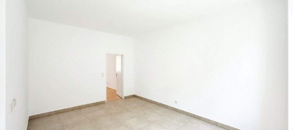2 rooms Apartment in Favoriten, Austria No. 131105 3