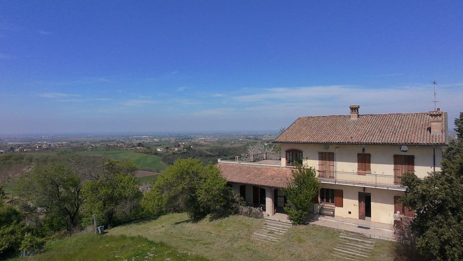 Villa de 6 habitaciónes en Borgo Priolo, Italy No. 109610