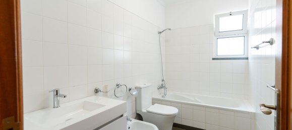 3 bedrooms House in Funchal, Portugal No. 189995 11