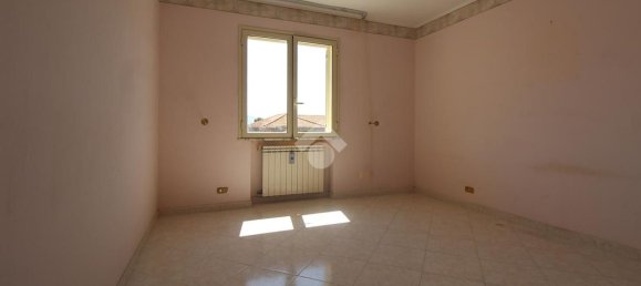 4 غرف نوم شقة في Reggio Calabria, Italy رقم 327852 10