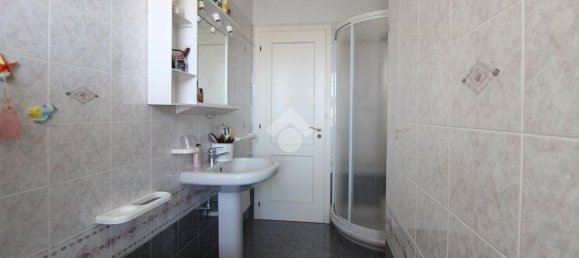 4 غرف نوم شقة في Reggio Calabria, Italy رقم 327852 17