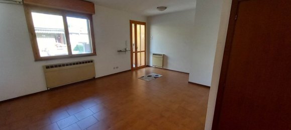 Casa de 6 habitaciónes en Castelfranco Emilia, Italy No. 221852 4