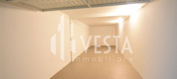 Garage à Ronco Briantino, Italy 28m² No. 364561 2