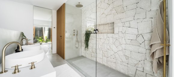 4 bedrooms Villa in Marbella, Spain No. 75123 12