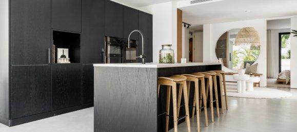 4 bedrooms Villa in Marbella, Spain No. 75123 7