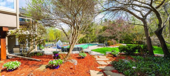 4 bedrooms House in Mississauga, Canada No. 535 4