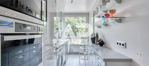 Квартира с 3 спальнями в Рюэй-Мальмезон, Франция № 347178 3